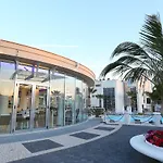 Dubaivillage منتجع