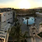 Dubaivillage منتجع Camposano