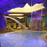 Dubaivillage Resort Camposano