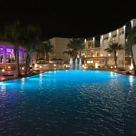 Dubaivillage Resort *