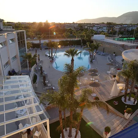 Dubaivillage Resort Camposano