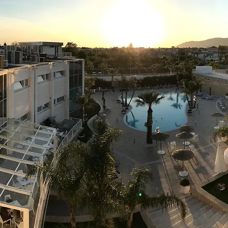 Dubaivillage Resort Camposano