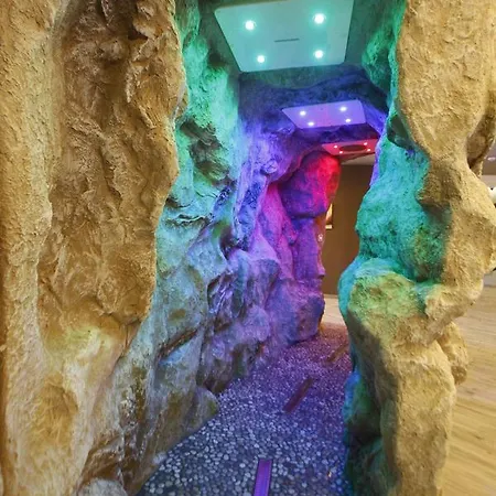 Dubaivillage Resort Camposano