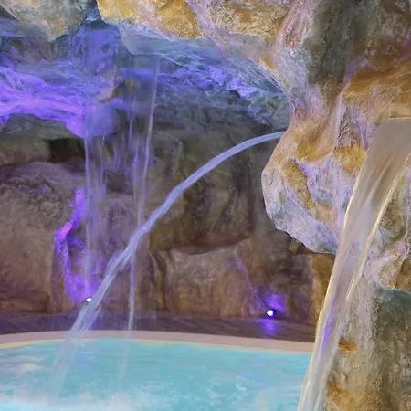 Dubaivillage Resort *