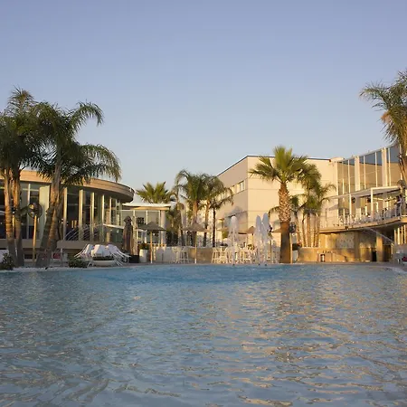 Dubaivillage Resort Camposano