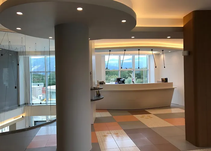 Dubaivillage Resort Camposano