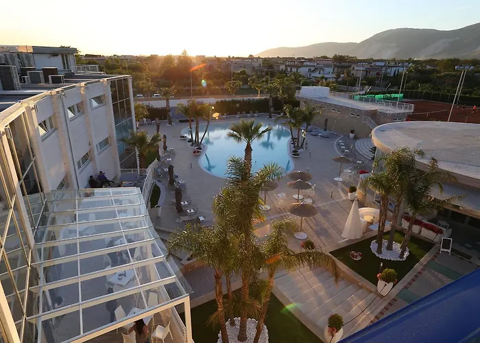 Dubaivillage Resort Camposano