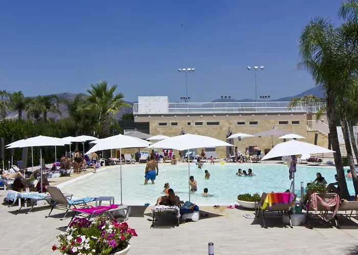 Dubaivillage Resort *