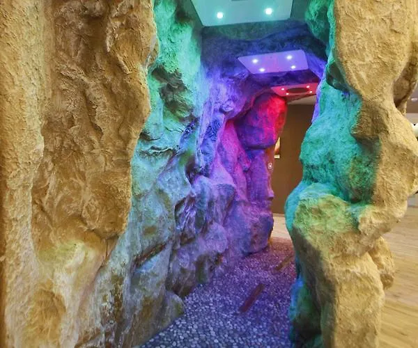 Dubaivillage Resort Camposano